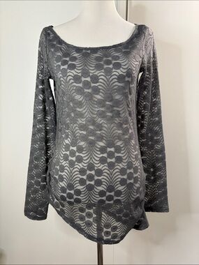 Meadow Rue Gray Lace Long Sleeve Top